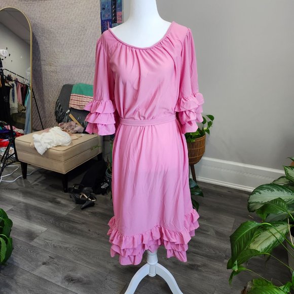 Vintage 1970's Rose Pink Shift Dress with Ruffle Cuffs & Hem - Picture 2 of 13